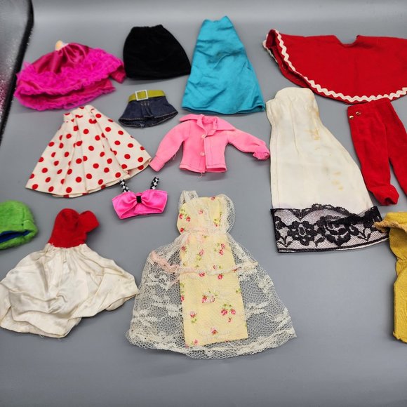Vintage Barbie Clothes Lot - 30 Pieces + 3 Shoes - Some Need Repair - Rare - Picture 3 of 11